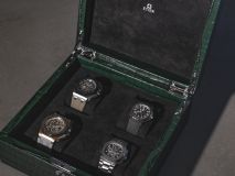 Etier Tempo Four Watch Case Green Crocodile Leather